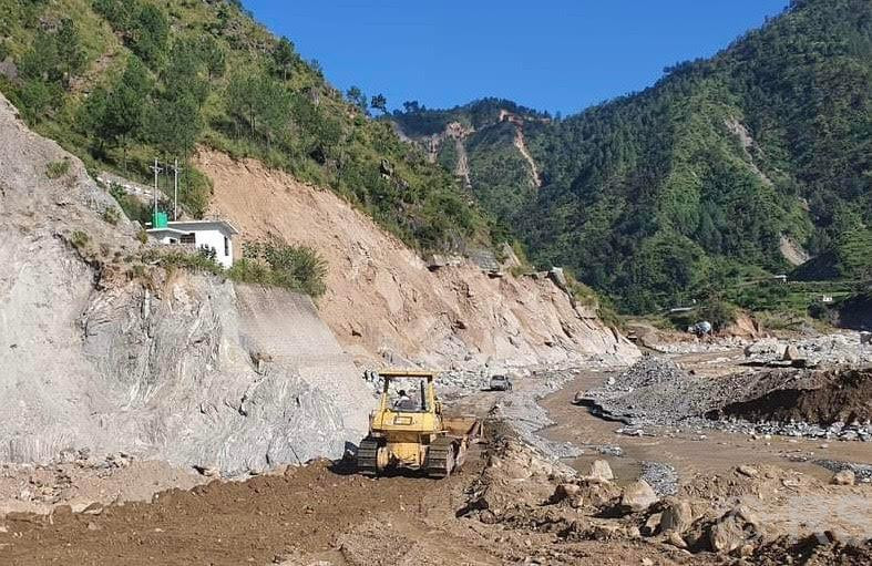 क्षतिग्रस्त विपी राजमार्गः जाइकाको निर्णय कुर्दै डिभिजन सडक