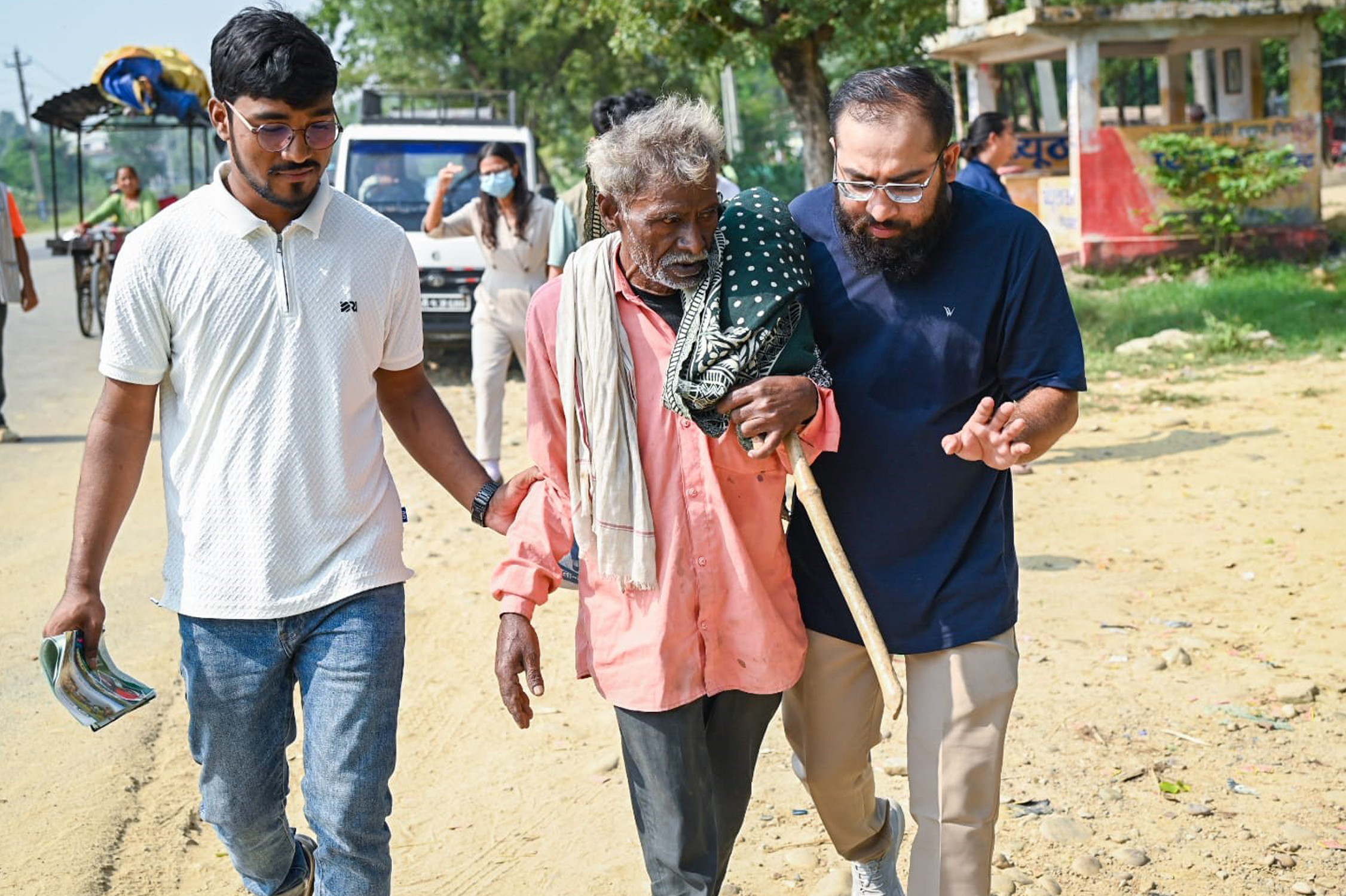 बाँकेका सडक सहयोगापेक्षीको उद्धार