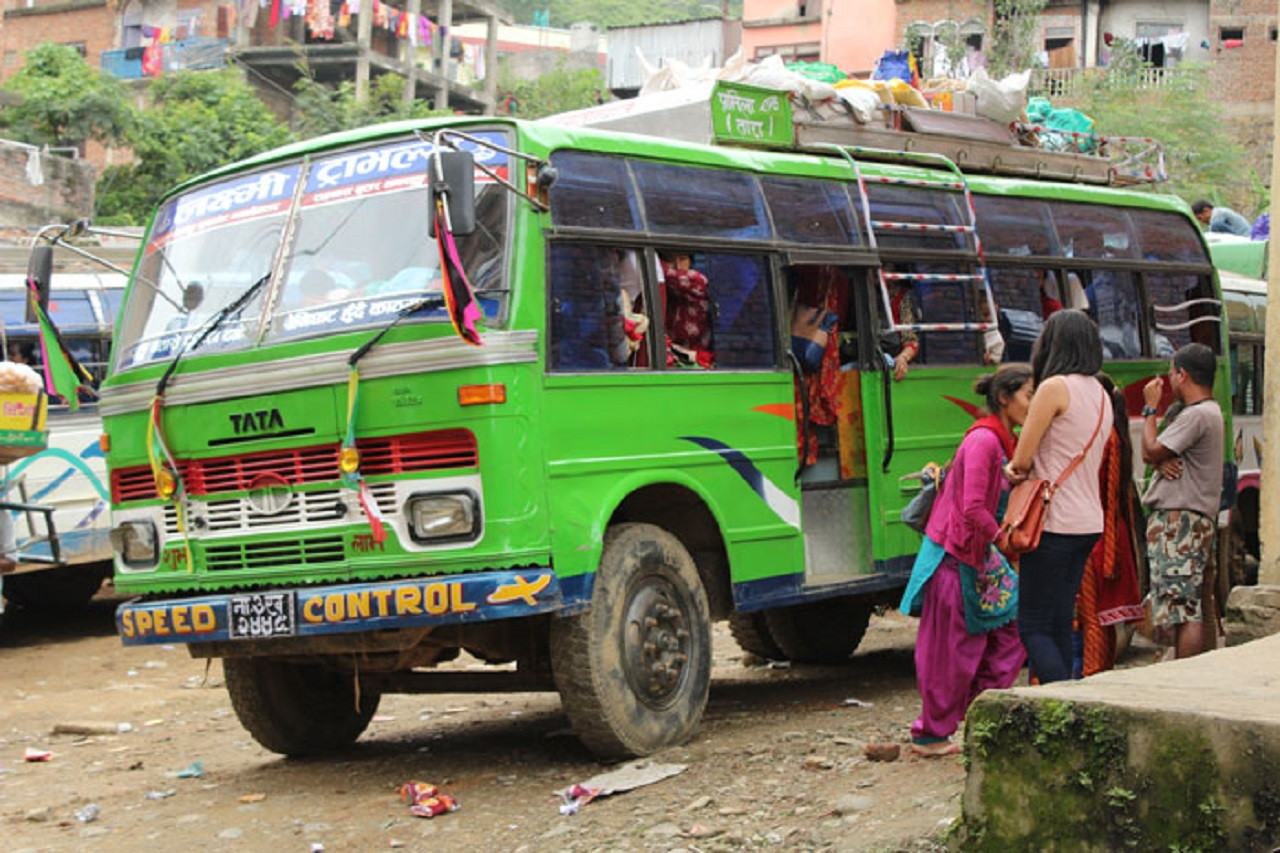 सर्वोच्च अदालतको फैसला कार्यान्वयन गरिदिन यातायात व्यवसायीहरुले गृहमन्त्री गुहारे