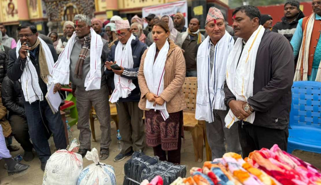 जाडोबाट बचाउन विपन्न परिवारलाई न्यानो लुगा र ‘ब्ल्याङ्केट’ वितरण