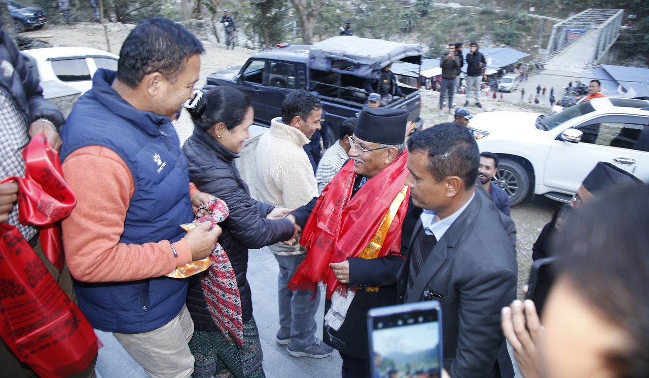 माओवादी केन्द्रका अध्यक्ष प्रचण्ड सिन्धुपाल्चोकको सुकुटेमा