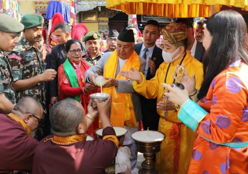राष्ट्रपतिद्वारा बौद्धस्थित ल्हाखाङ गुम्बामा पूजा, आराधना