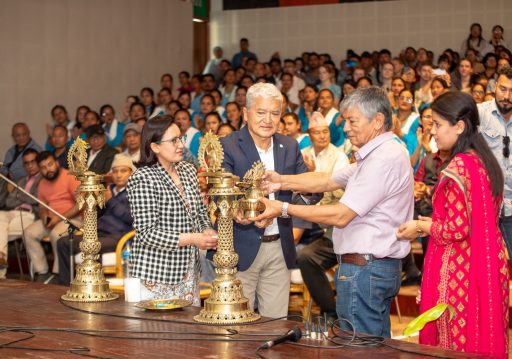 १८ वटा ‘आउटरिच’ मार्फत दूरदराजमा धाइरहेको धुलिखेल अस्पतालले समुदायका अगुवासँगै खुशी बाँड्यो