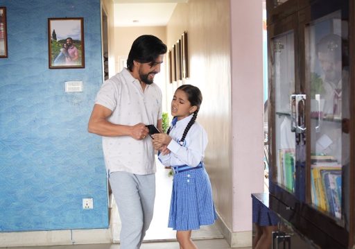 डिजिटल कुलतबाट आफू र बालबालिकालाई बचाउन हेर्नैपर्ने चलचित्र ‘झिल्को’