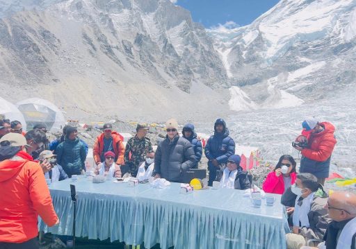 महामन्त्री शर्माको संयोजनमा सगरमाथा आधारशिविरमा विशेष संवाद