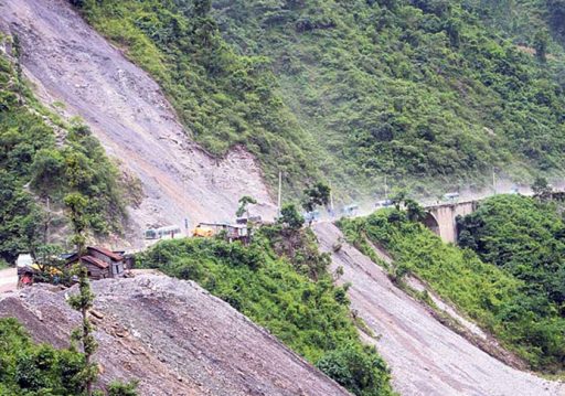 वर्षामा समस्यारहित बनाउने प्रयासमा नारायणगढ–मुग्लिन सडकखण्ड