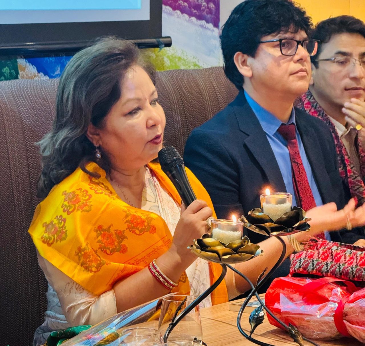 अहिलेकै नकारात्मक सोचले देश बन्दैनः परराष्ट्रमन्त्री