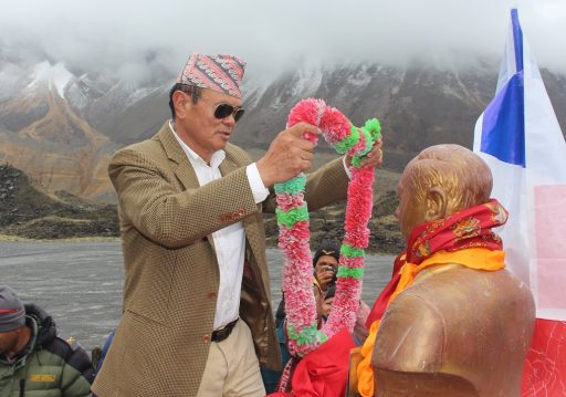 अन्नपूर्ण आधार शिविरमा प्रथम आरोहीको सालिक अनावरण