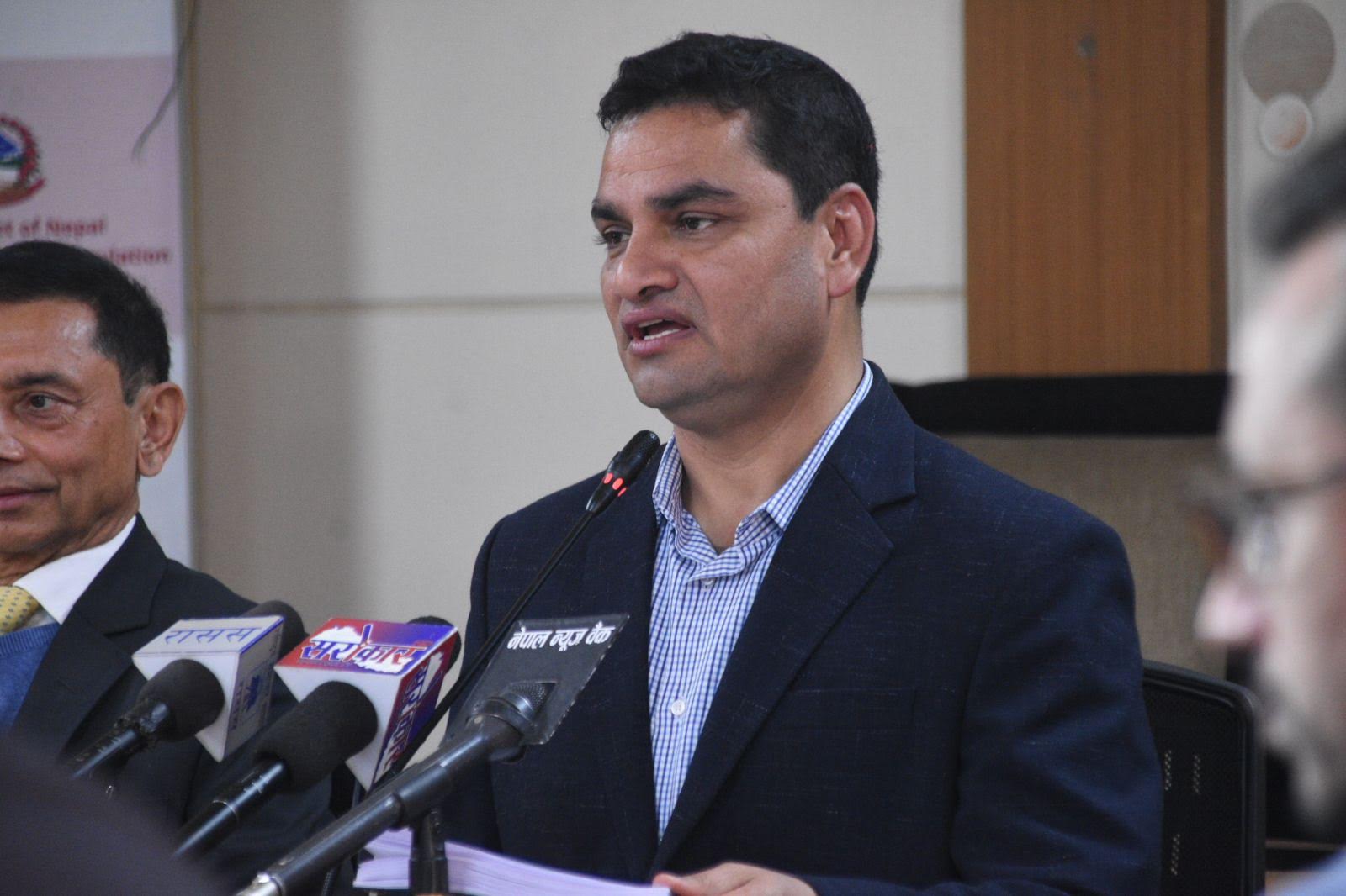 सबै सरकारी कर्मचारीलाई स्वास्थ्य बीमा गराइने