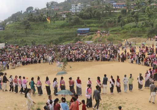 मैझारो सिली प्रदर्शन गर्दै साकेला उभौली सकियो
