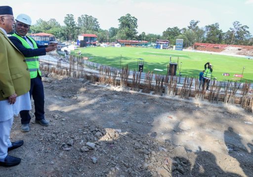 प्रधानमन्त्रीबाट निर्माणाधीन कीर्तिपुर रंगशालाको निरीक्षण