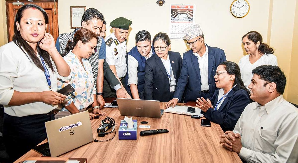 काठमाडौं महानगरपालिकाको वेभसाइटबाट सहरको वायु प्रदुषणको तत्काल अवस्था हेर्न सकिने