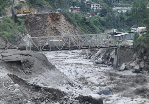 बागलुङमा बाढीले विद्युत् आयोजनाको पावर हाउस बगायो
