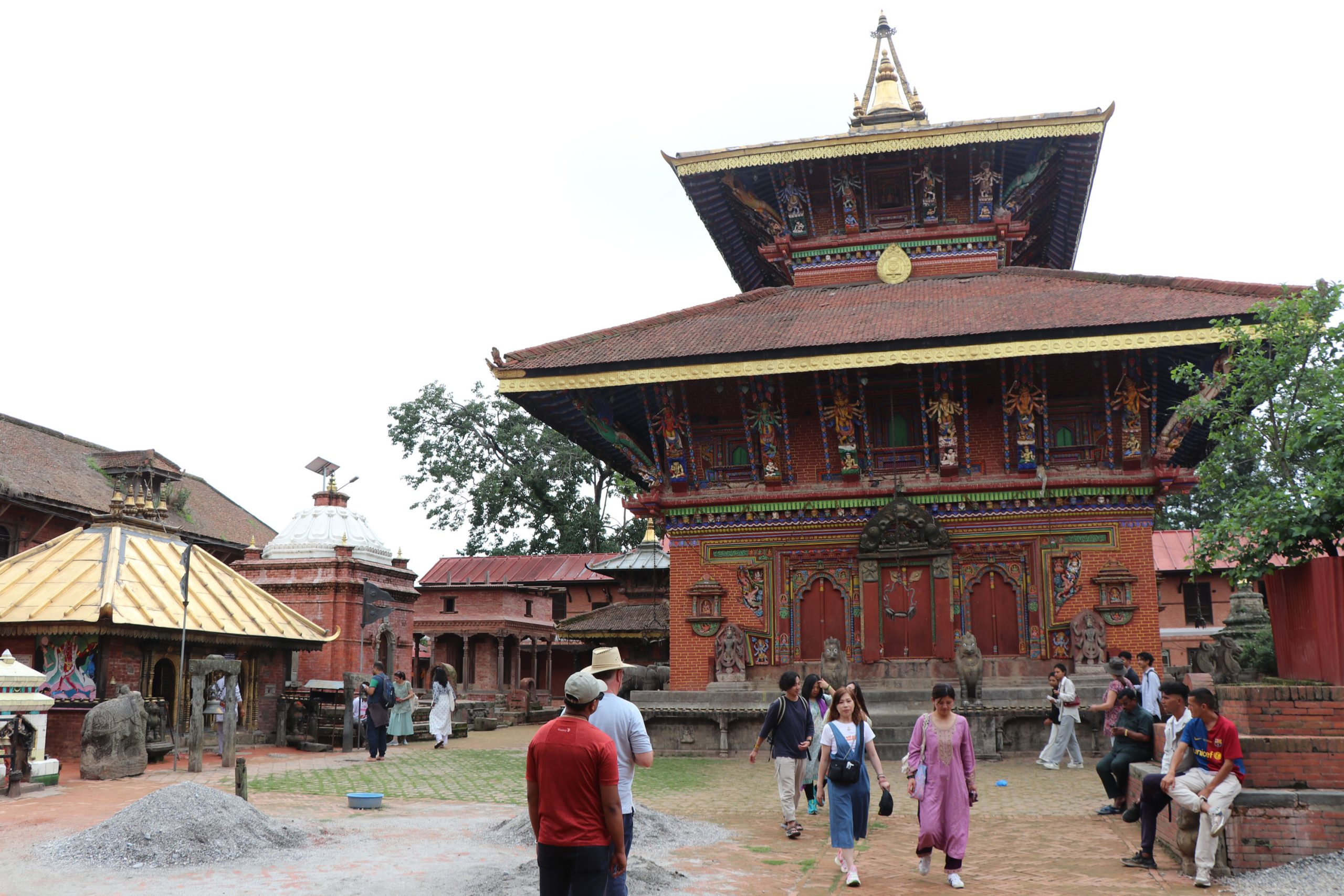 चाँगुनारायणको काँखमा कलाकारको रङमा साहित्यकारको कलम कोरियो…