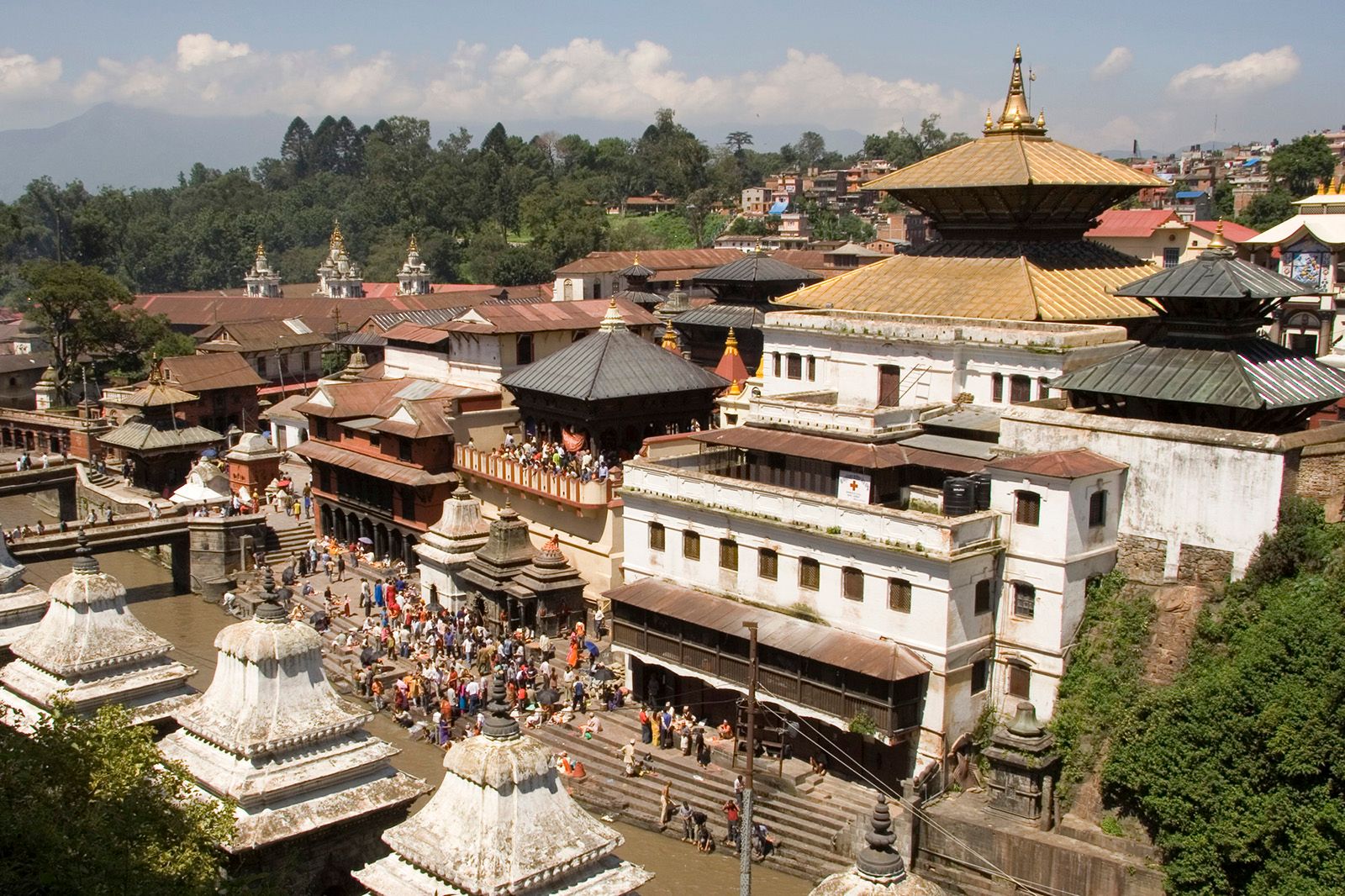 पशुपतिनाथ मन्दिरसहित शिवालयमा भक्तजनको भीड