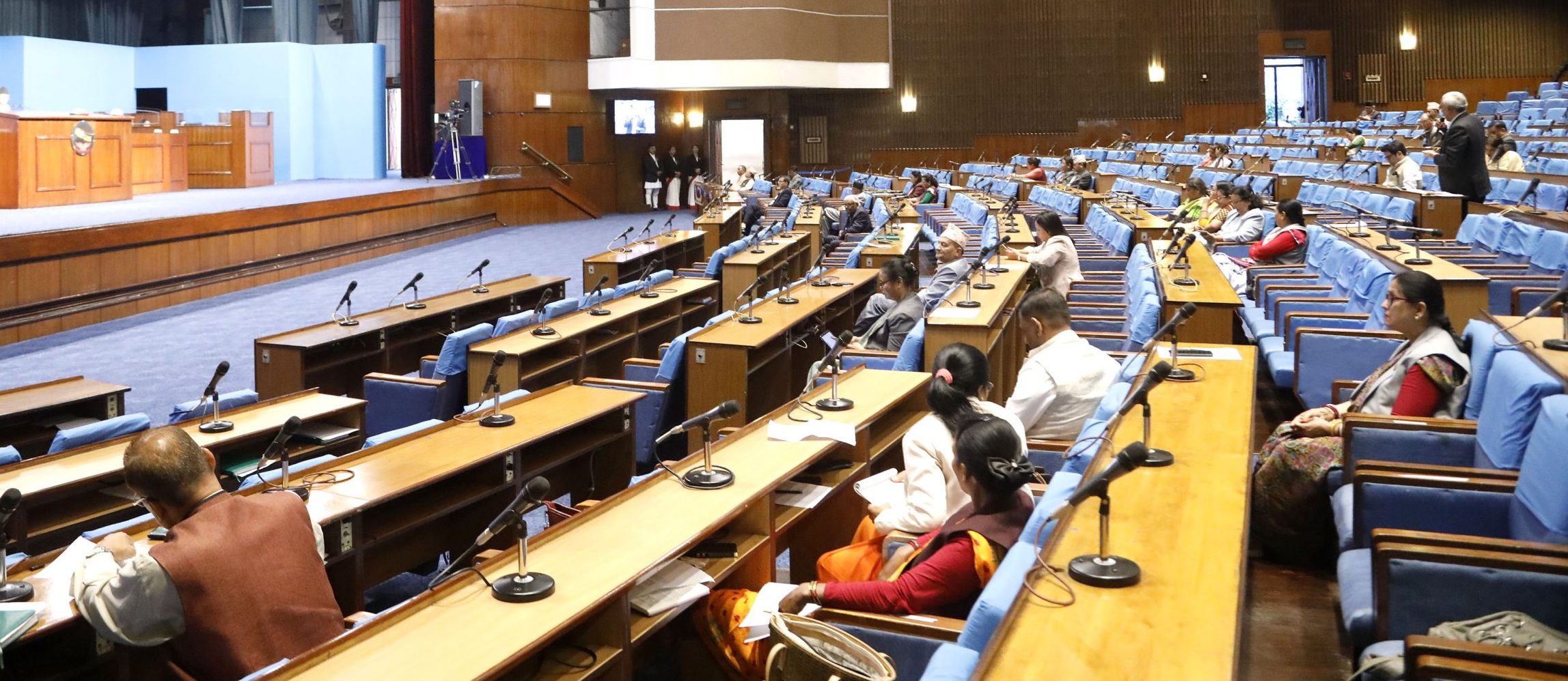 प्रतिनिधिसभा बैठक : ‘केन्द्रमा बन्ने बजेट गाउँमा पुगेन’