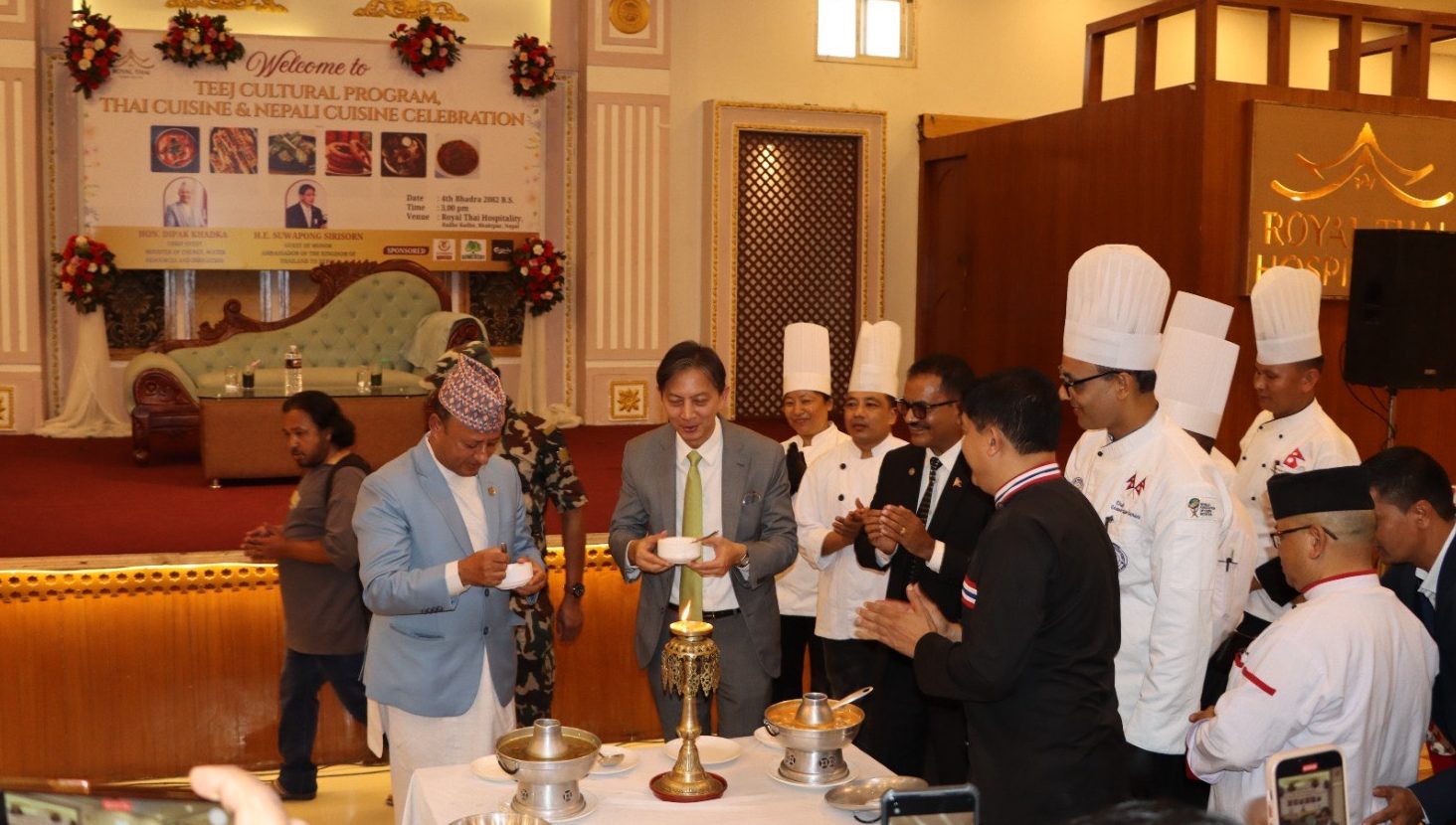 ‘गुन्द्रुकको सुप र तोमयाम सुप सँगसँगै’
