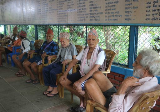 बुबाको मुख हेर्ने दिन : दाताको पर्खाइमा आश्रमका ‘बा’ हरू