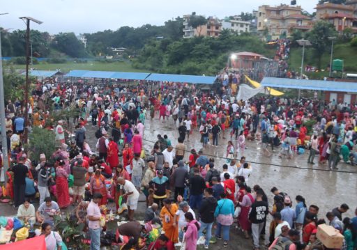 भाद्रकृष्ण औँसी : पितृप्रति श्रद्धा प्रकट गर्न बिहानैदेखि गोकर्णेश्वरमा हजारौँ भक्तजन