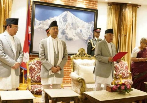 राष्ट्रपतिले प्रधानमन्त्रीलाइ बधाई दिंदै भने– देश बचाउनुस्