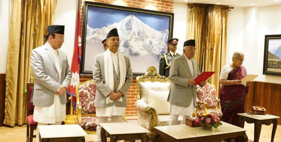 राष्ट्रपतिले प्रधानमन्त्रीलाइ बधाई दिंदै भने– देश बचाउनुस्