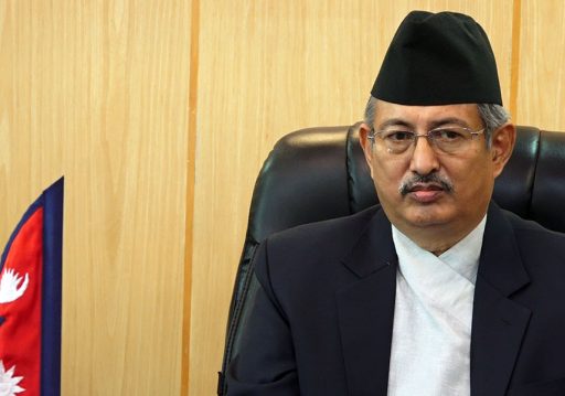पूर्वगृहमन्त्री बालकृष्ण खाँणको घरमा तोडफोड
