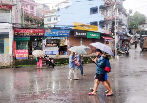 काठमाडौँ उपत्यका सहित देशभरको जनजीवन क्रमशः सामान्य बन्दै