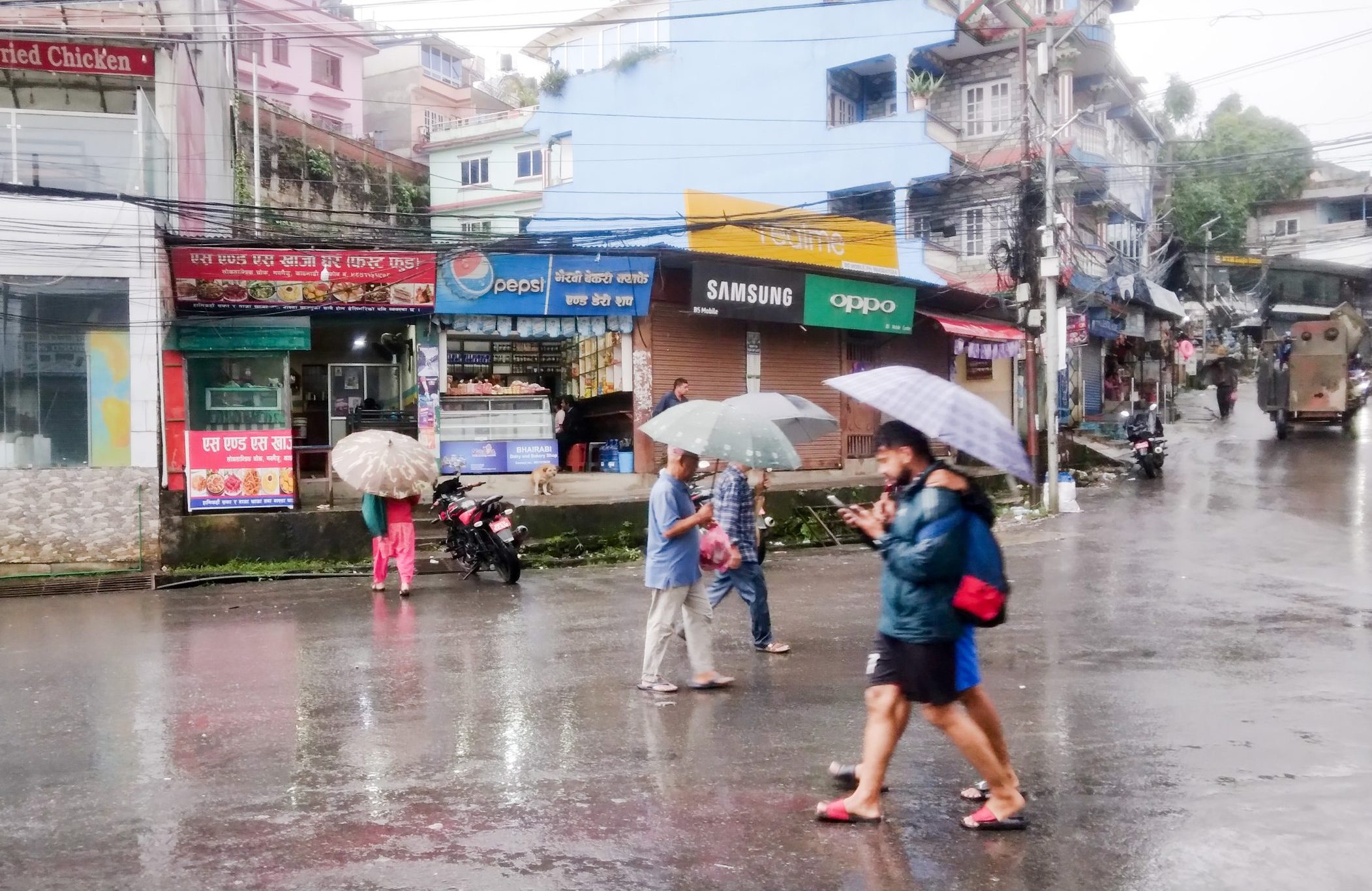 काठमाडौँ उपत्यका सहित देशभरको जनजीवन क्रमशः सामान्य बन्दै