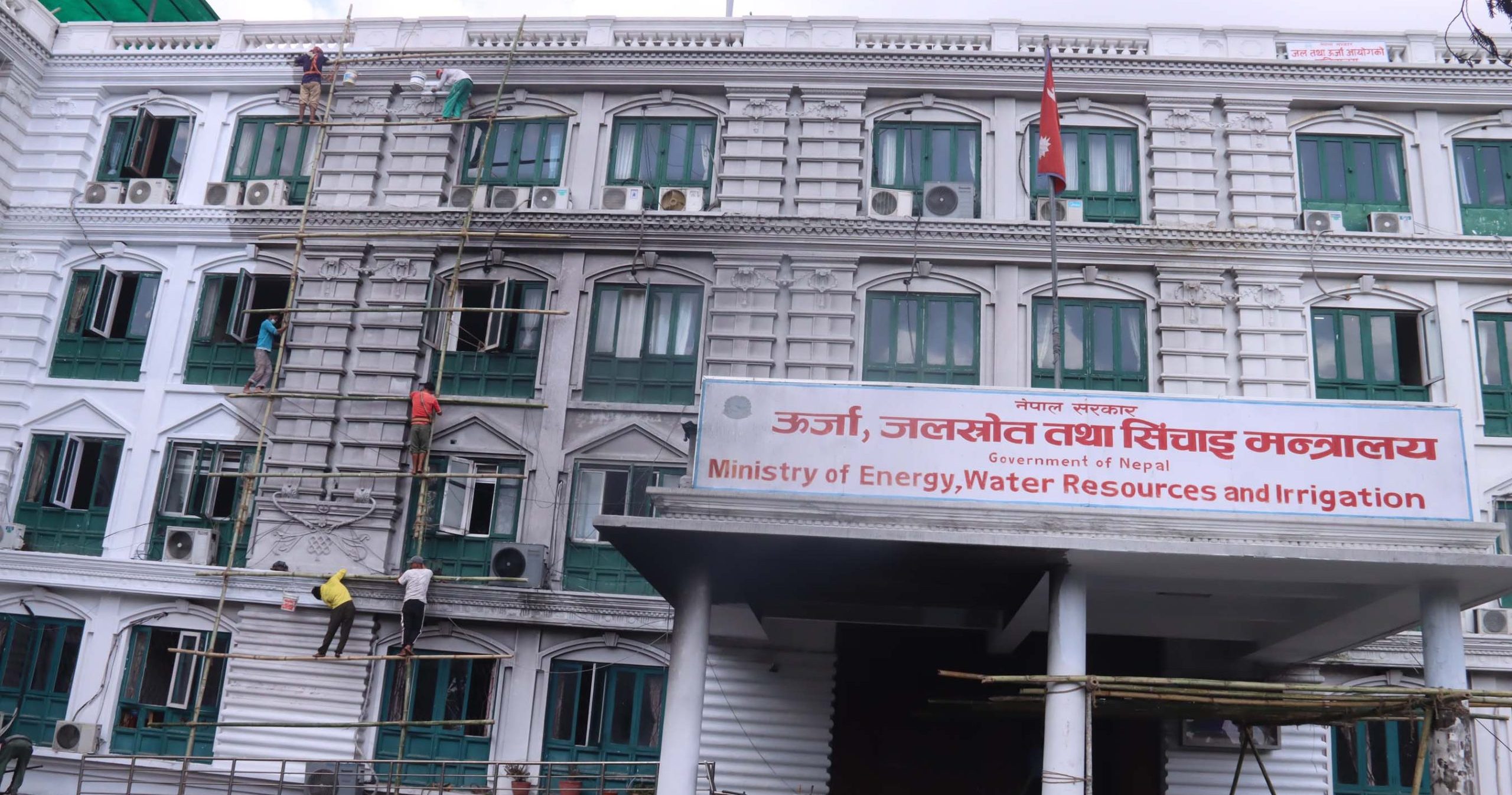 चिरिच्याट्ट पारिँदै सिंहदरबार, मर्मत र रङरोगन धमाधम