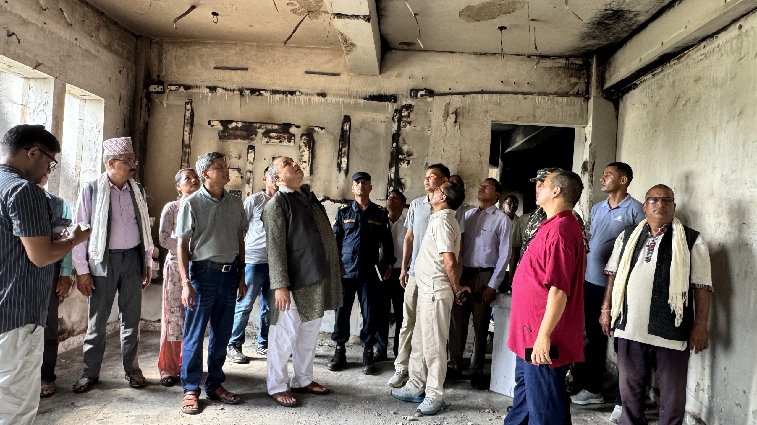 मुख्यमन्त्री शाह ‘जेनजी’ प्रदर्शनका क्रममा क्षति भएका नगरपालिका भवनको अवलोकनमा