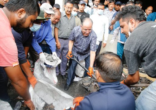 माओवादी केन्द्रका अध्यक्ष दाहालको सहभागितामा पार्टी कार्यालय सरसफाइ