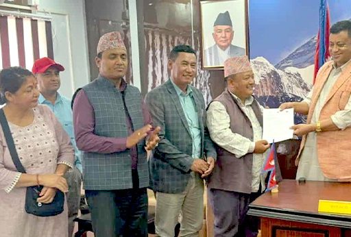 प्रदेश समन्वय परिषद् बैठकको माग गर्दै मुख्यमन्त्रीलाई ज्ञापन