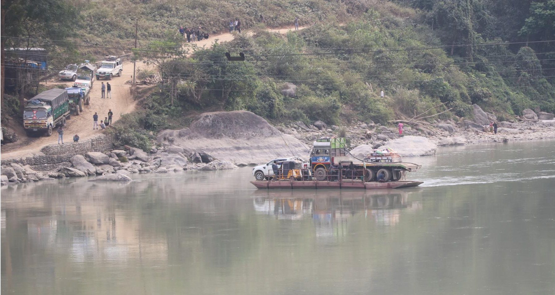 अरुण नदीको सतिघाटमा फेरी पुनःसञ्चालन