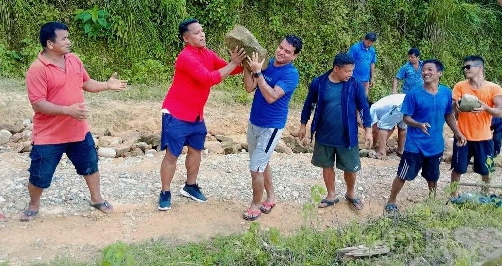 झिसमिसेदेखि साँझ अबेरसम्म काममा भेटिने श्रमिक अधिकृत ‘दर्जी’