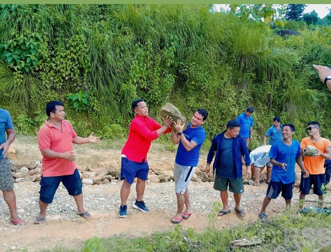झिसमिसेदेखि साँझ अबेरसम्म काममा भेटिने श्रमिक अधिकृत ‘दर्जी’