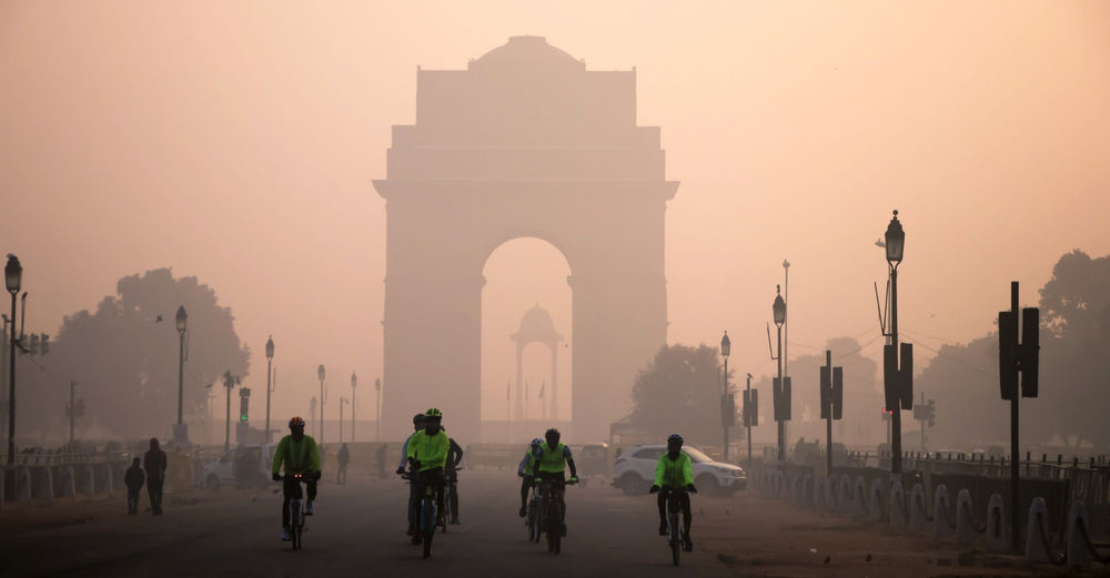 दिल्लीको विषाक्त हावाबाट भाग्दै स्वस्थ जीवन खोज्ने भारतीय परिवारहरू