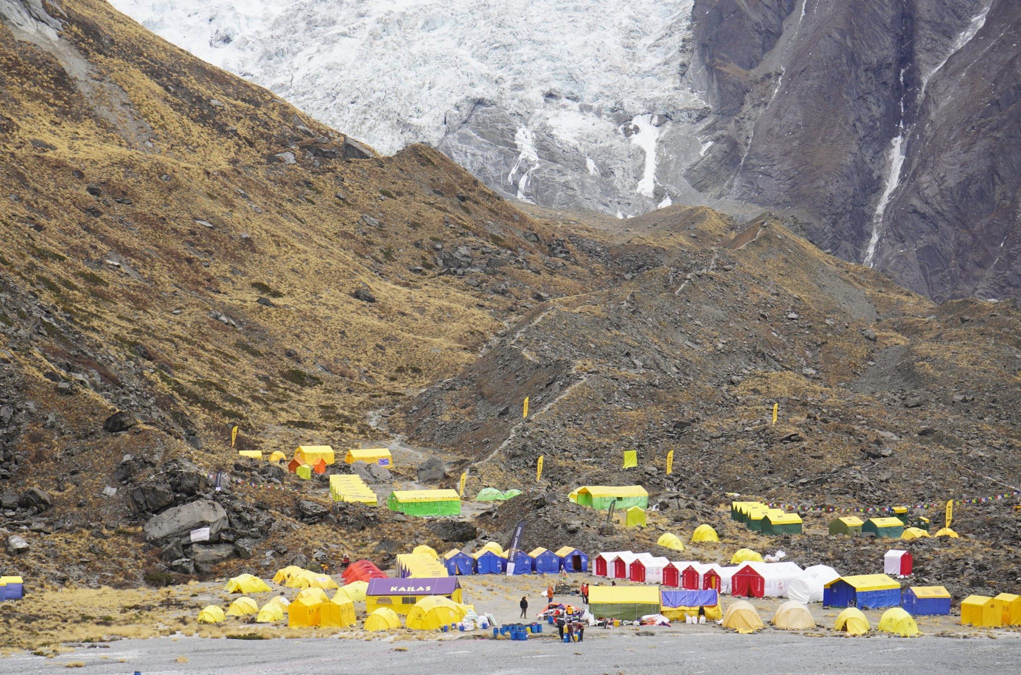 अन्नपूर्ण आधारशिविरमा धेरै पर्यटक आएपछि…