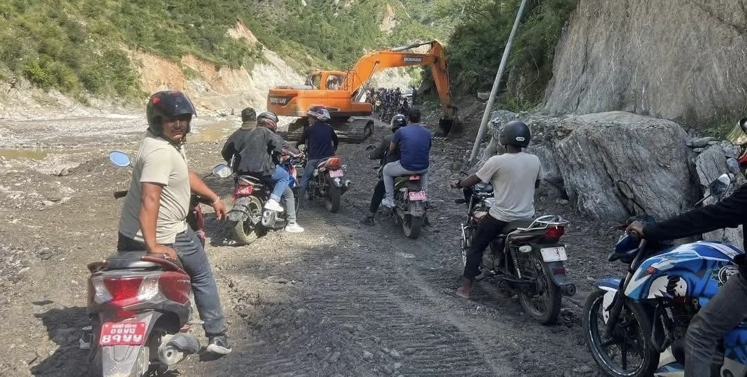 बिपी राजमार्गमा पूर्ण रूपमा यातायात सञ्चालन