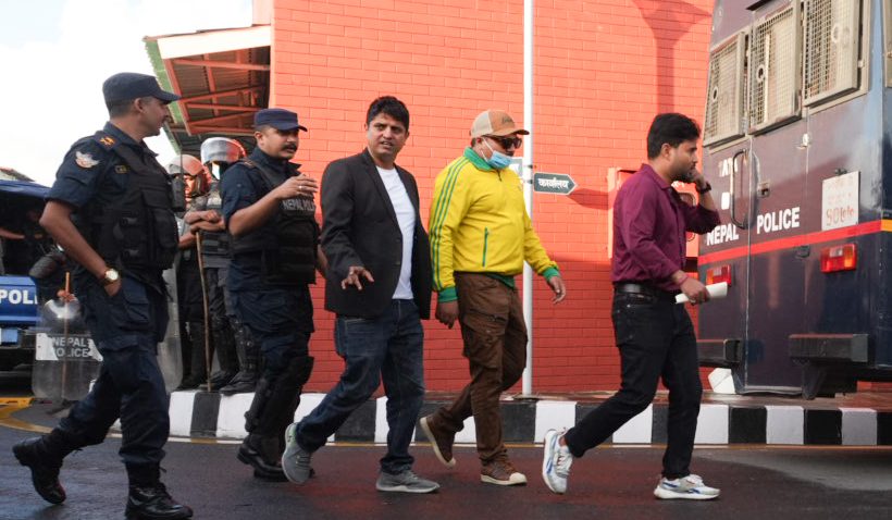 बालेन र सुधनबिरुद्द अनेरास्ववियूको जाहेरी
