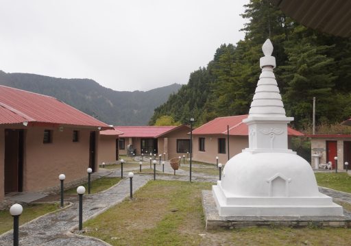 पर्यटक लोभ्याउन ‘माटोको रिसोर्ट’