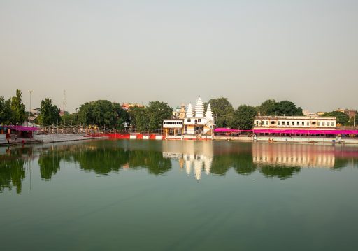 छठ पर्वको तयारी पुरा, घाट र तलाउ सजाइदै