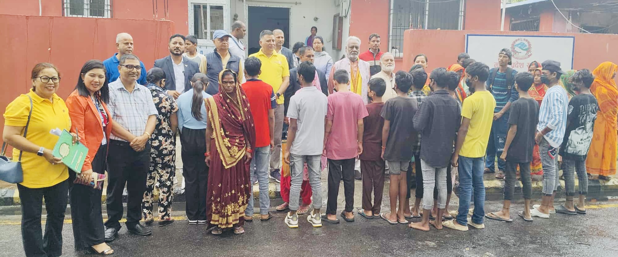 बाल विवाह र मानव बेचविखन विरुद्धको अभियानमा सगरमाथा आरोही