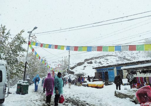 मुस्ताङमा कात्तिकमै हिमपात : कागबेनीदेखि मुक्तिनाथसम्मको यात्रा नगर्न आग्रह