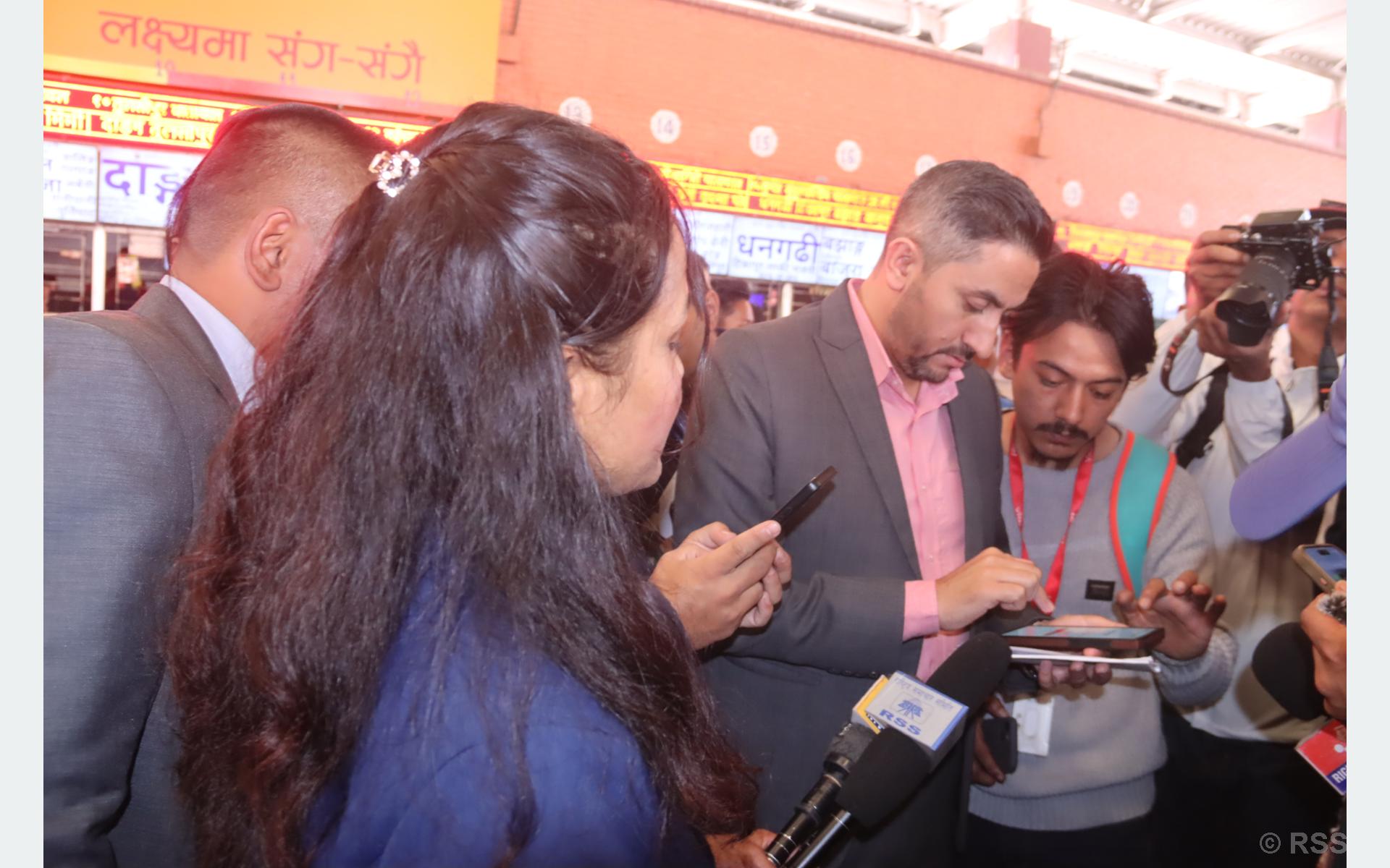 सञ्चारमन्त्रीद्वारा गोँगबु बसपार्कमा निःशुल्क इन्टरनेट सेवा शुभारम्भ