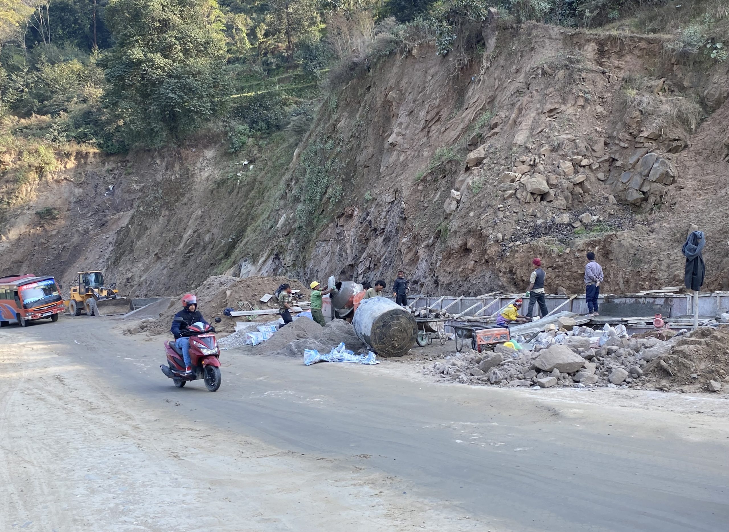 अरनिको राजमार्गअन्तर्गत धुलिखेल–खावा सडक विस्तार सुरु