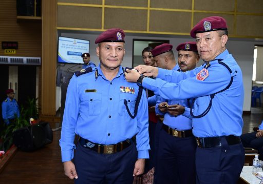 नेपाल प्रहरीका पाँच प्रहरी नायब महानिरीक्षकलाई दर्ज्यानी चिह्न प्रदान