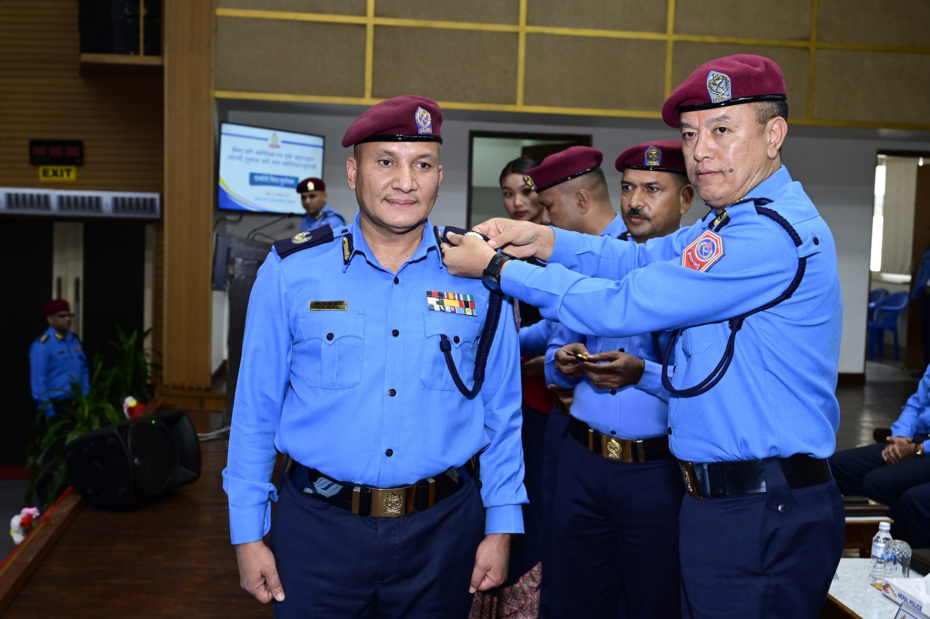 नेपाल प्रहरीका पाँच प्रहरी नायब महानिरीक्षकलाई दर्ज्यानी चिह्न प्रदान