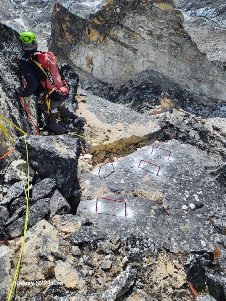 सगरमाथा आरोहण गर्ने सुरक्षित बाटो खुल्ने