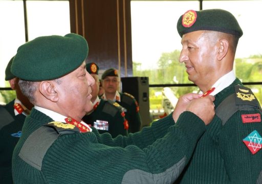 प्रधान सेनापतिद्वारा दर्ज्यानीचिन्ह प्रदान