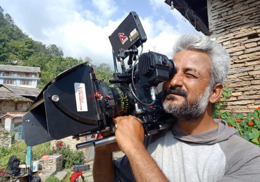 निर्देशक खकुरेल ‘ग्लोबल आइकन अवार्ड’द्वारा सम्मानित